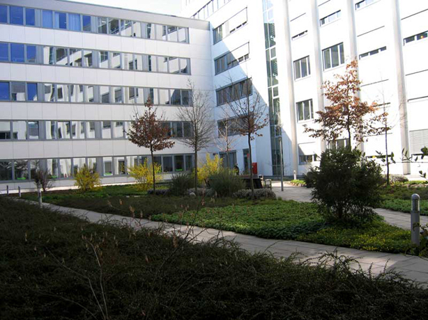 n_n_b_06  Eingang West.jpg